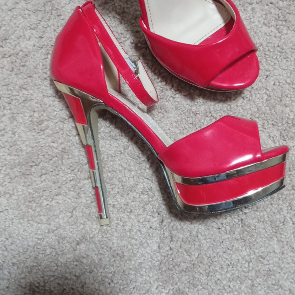 Heels - Picture 2 of 2